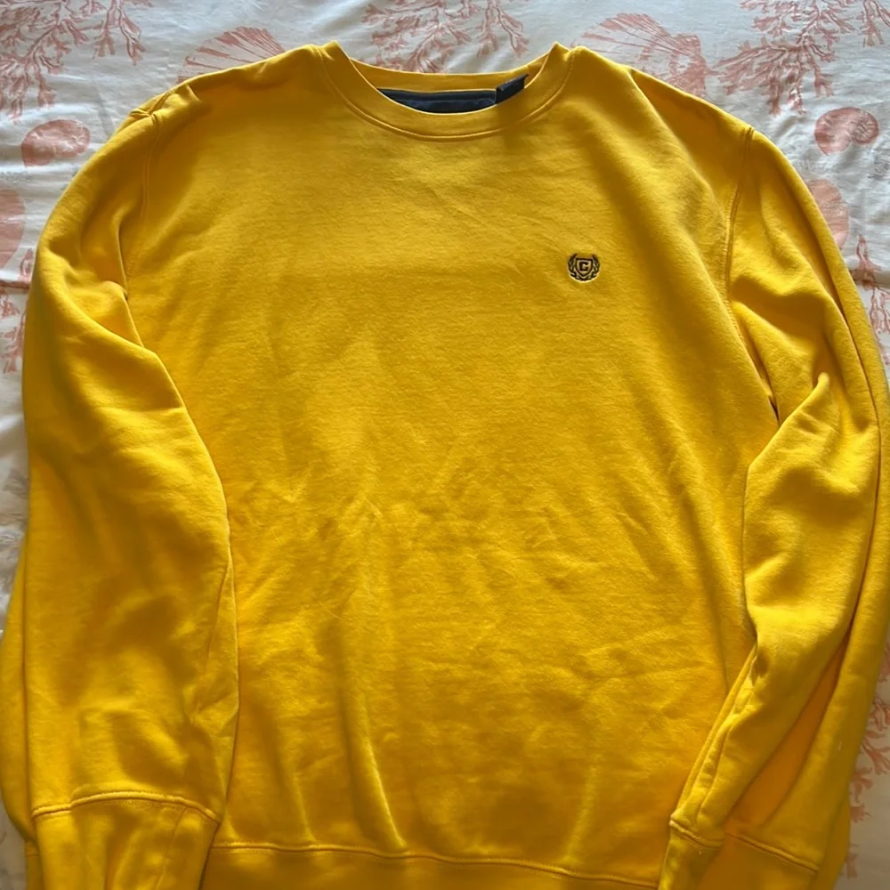 Yellow Chaps pullover - Picture 1 of 3